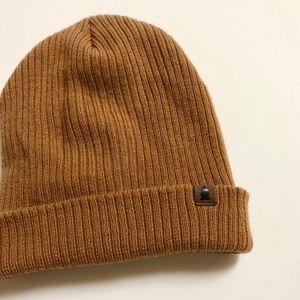 Mustard yellow beanie 💛✨